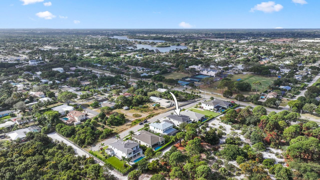 For Sale: $3,795,000 (5 beds, 5 baths, 4545 Square Feet)