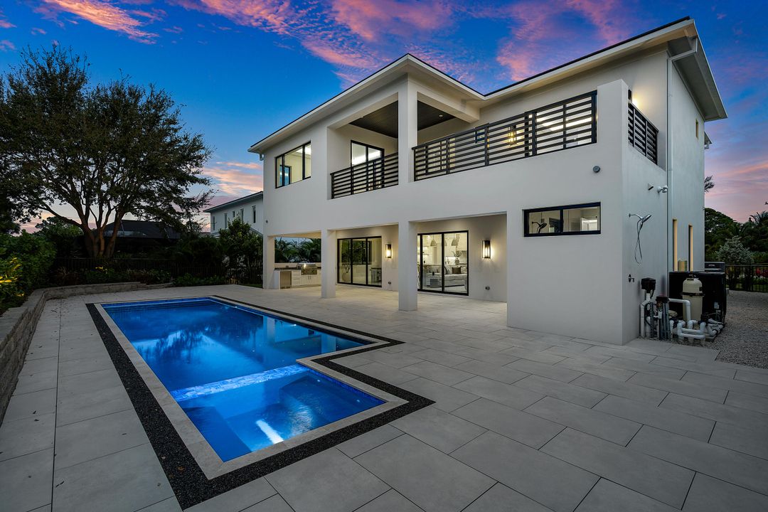 For Sale: $3,795,000 (5 beds, 5 baths, 4545 Square Feet)