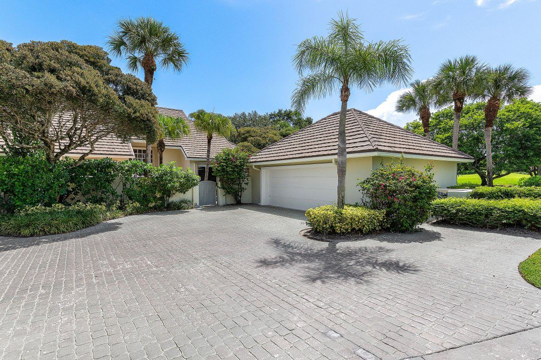 Active With Contract: $9,000 (3 beds, 3 baths, 1936 Square Feet)