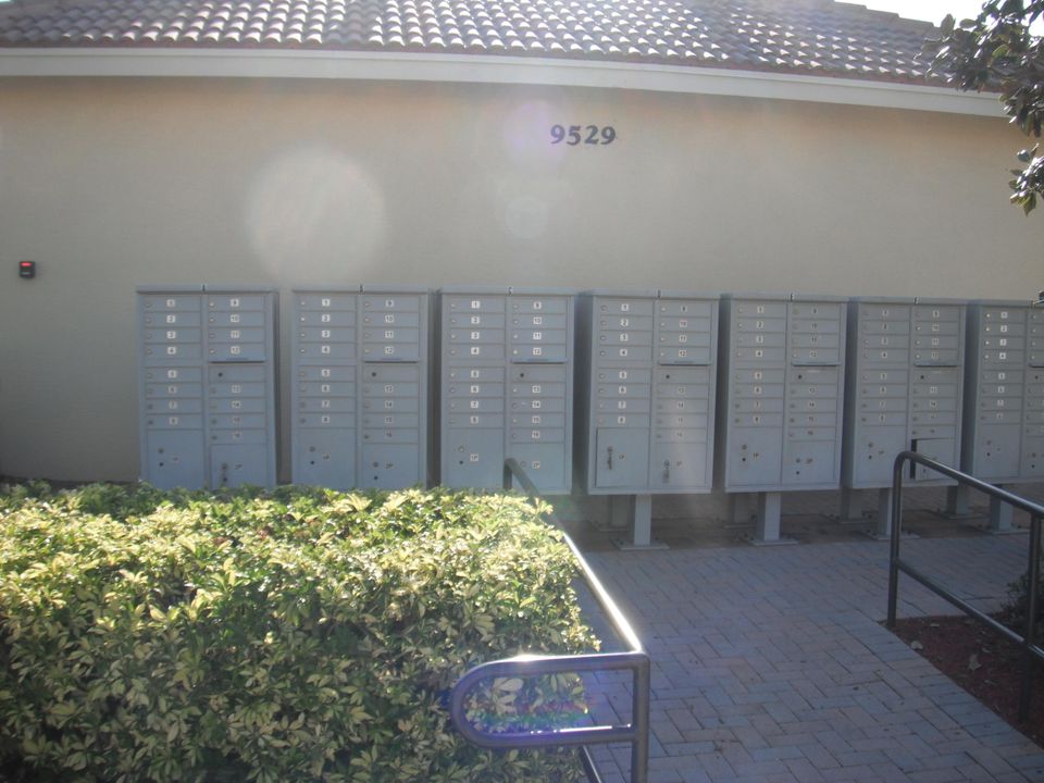 For Rent: $2,500 (3 beds, 2 baths, 1542 Square Feet)