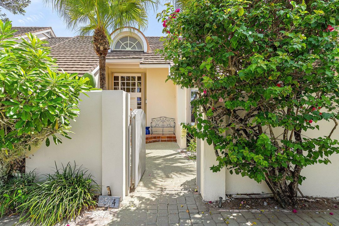 Active With Contract: $9,000 (3 beds, 3 baths, 1936 Square Feet)