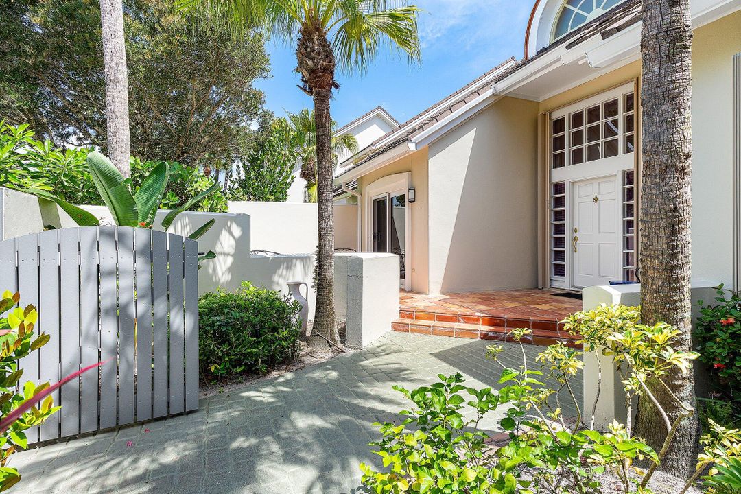 Active With Contract: $9,000 (3 beds, 3 baths, 1936 Square Feet)