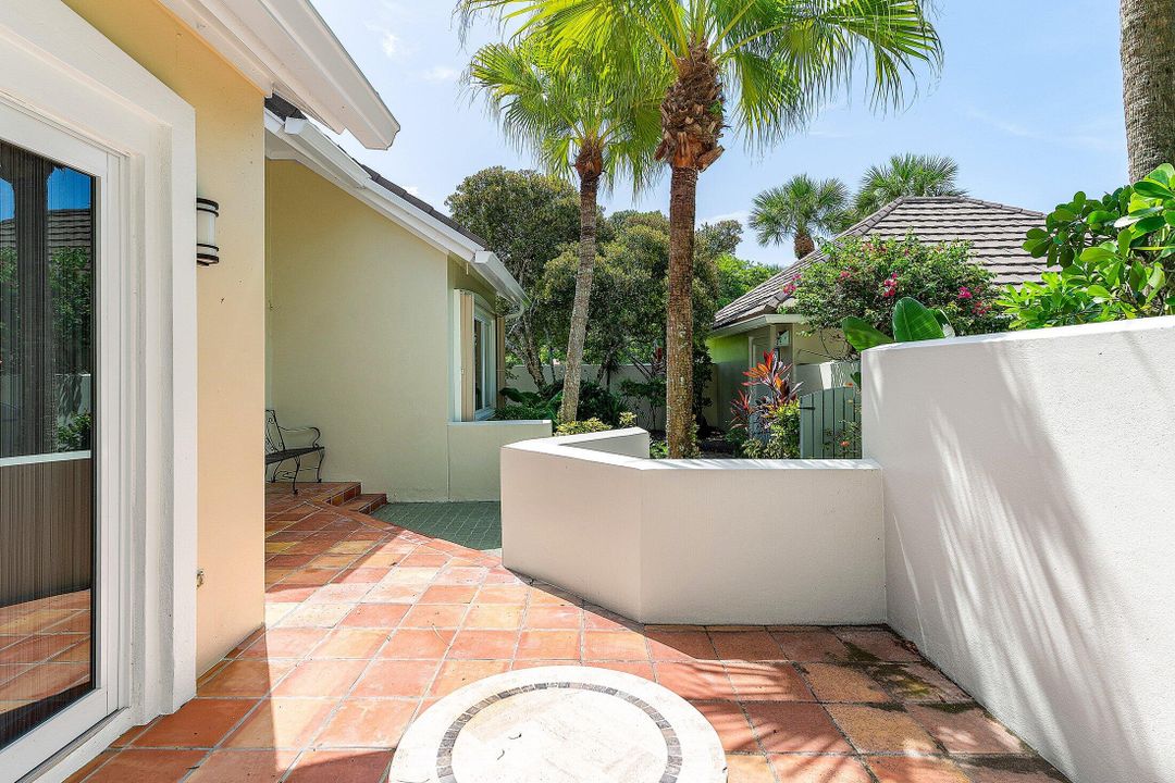 Active With Contract: $9,000 (3 beds, 3 baths, 1936 Square Feet)