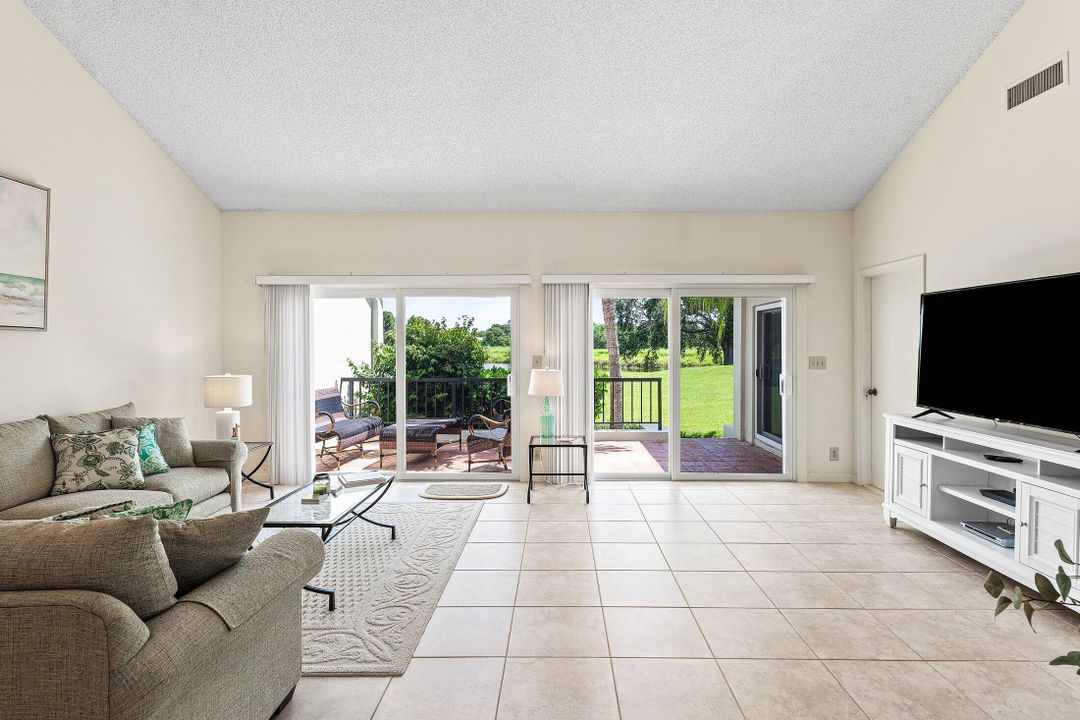 Active With Contract: $9,000 (3 beds, 3 baths, 1936 Square Feet)