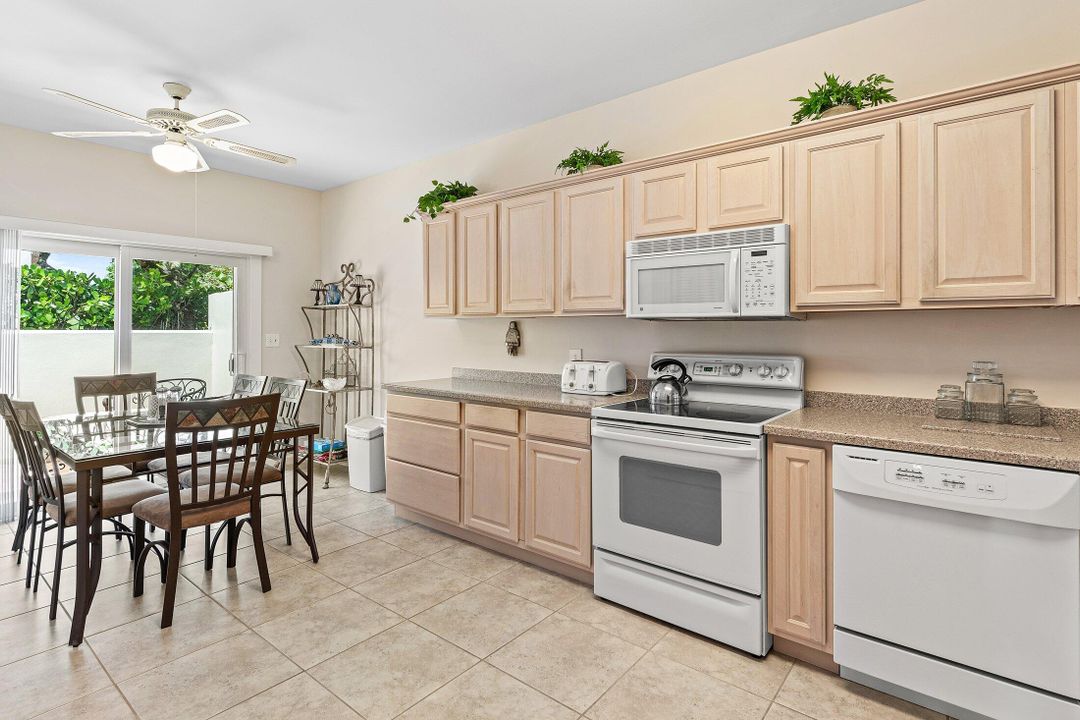 Active With Contract: $9,000 (3 beds, 3 baths, 1936 Square Feet)