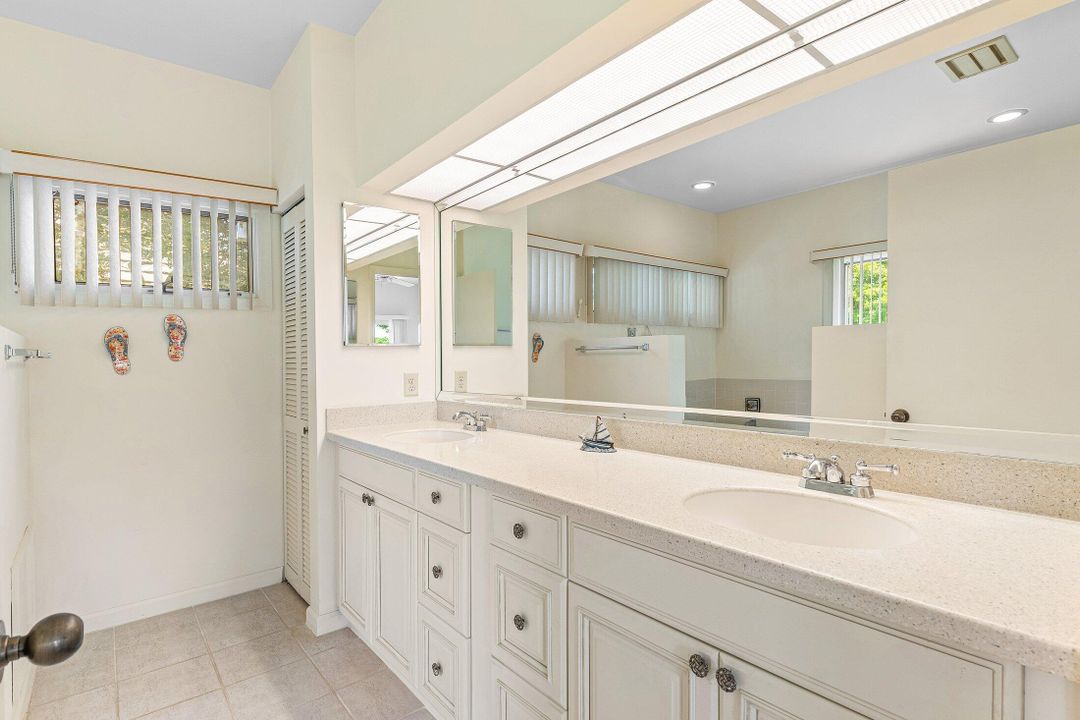 Active With Contract: $9,000 (3 beds, 3 baths, 1936 Square Feet)