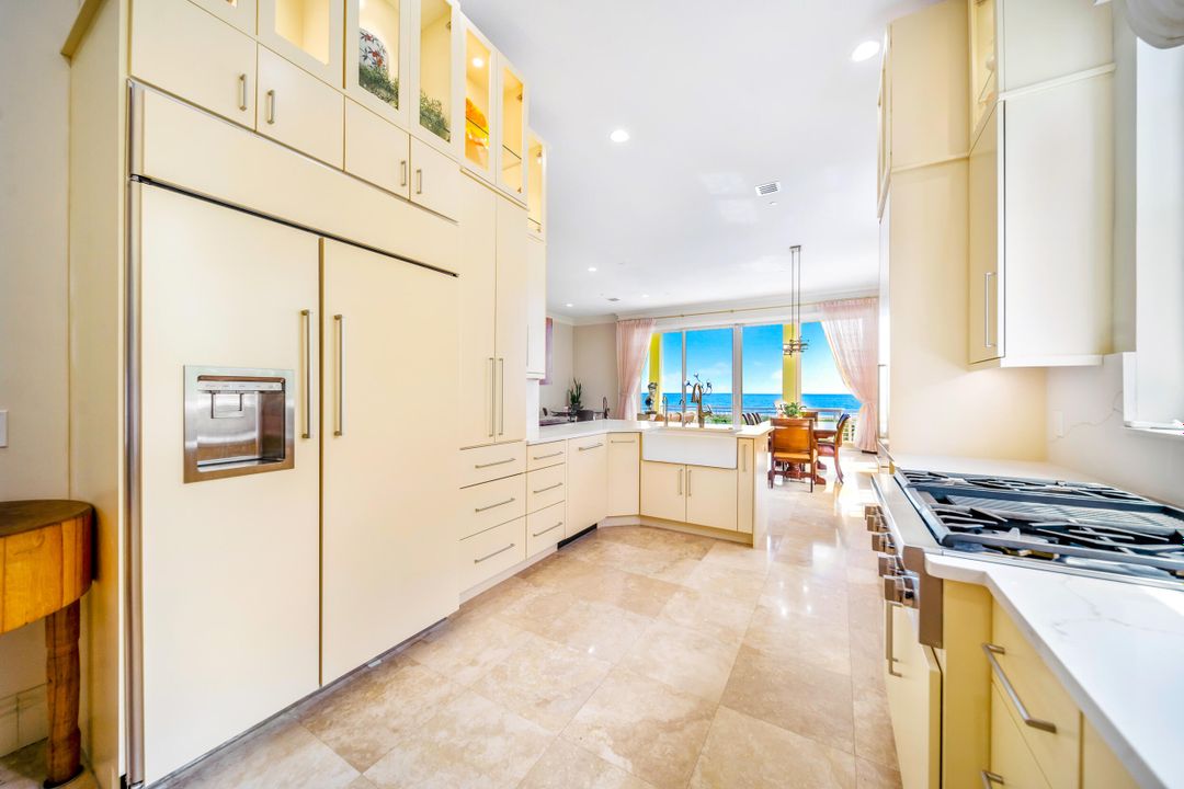 For Sale: $2,999,000 (4 beds, 4 baths, 3557 Square Feet)