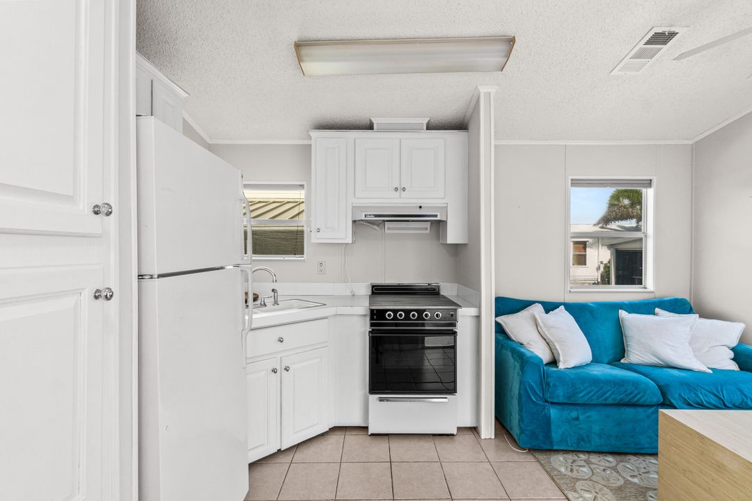 待售: $260,000 (1 贝兹, 1 浴室, 288 平方英尺)