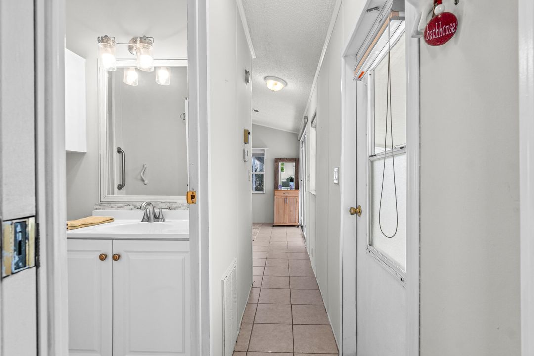 待售: $260,000 (1 贝兹, 1 浴室, 288 平方英尺)