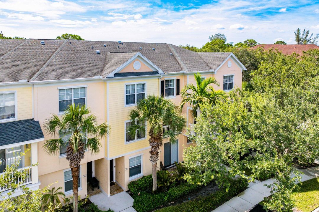 En Venta: $374,900 (2 camas, 2 baños, 1344 Pies cuadrados)