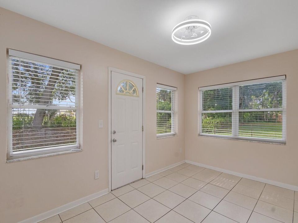 Activo con contrato: $259,000 (3 camas, 2 baños, 1352 Pies cuadrados)