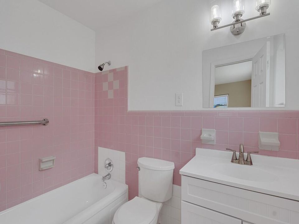 Activo con contrato: $259,000 (3 camas, 2 baños, 1352 Pies cuadrados)