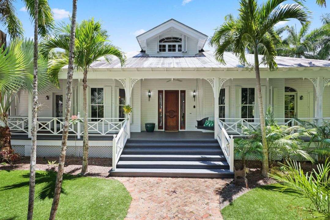 Recently Sold: $2,500,000 (4 beds, 3 baths, 4199 Square Feet)