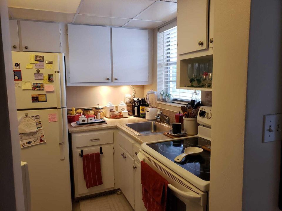 For Sale: $110,000 (1 beds, 1 baths, 600 Square Feet)