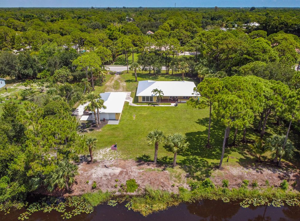 Под контрактом: $845,000 (4 спален, 3 ванн, 2291 Квадратных фут)