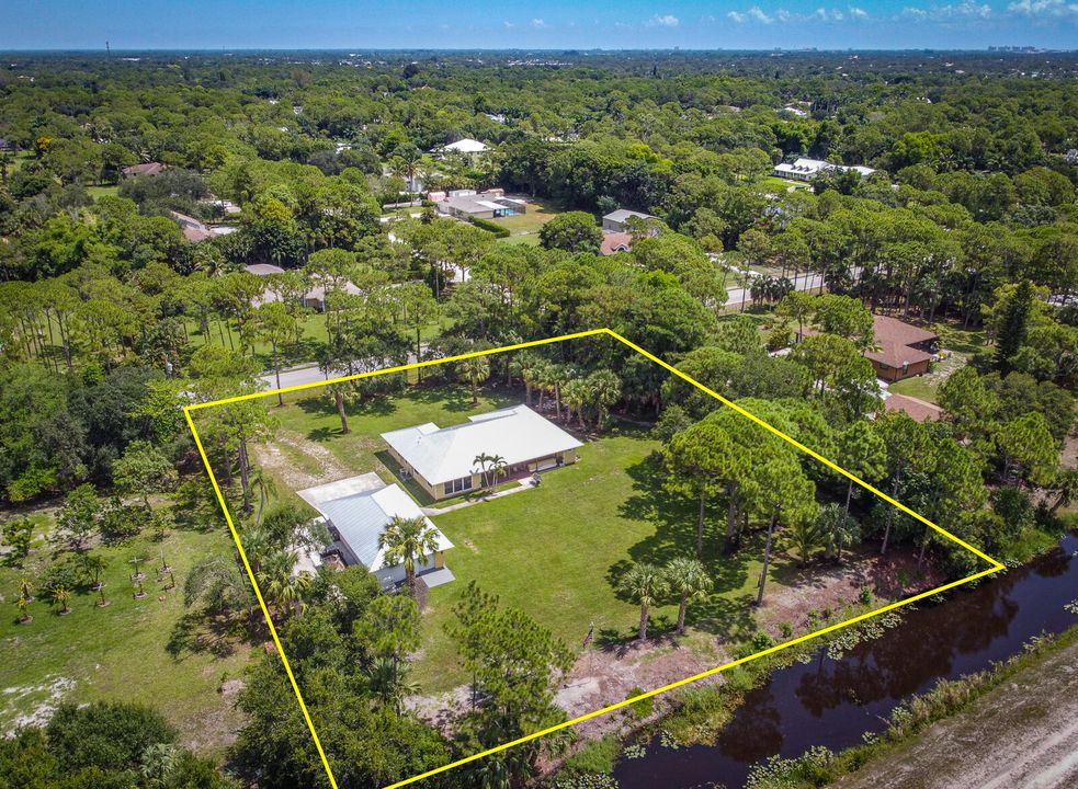 Под контрактом: $845,000 (4 спален, 3 ванн, 2291 Квадратных фут)