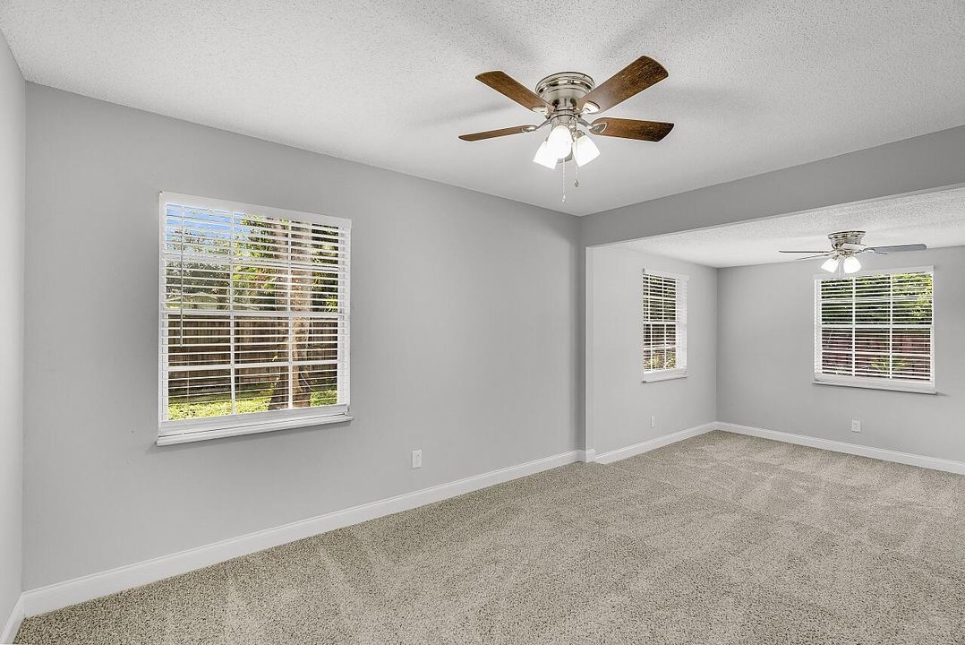 合同活跃: $389,000 (3 贝兹, 2 浴室, 1876 平方英尺)