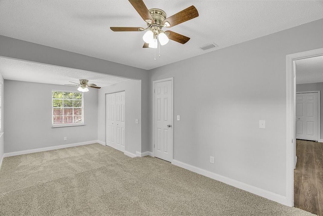 合同活跃: $389,000 (3 贝兹, 2 浴室, 1876 平方英尺)