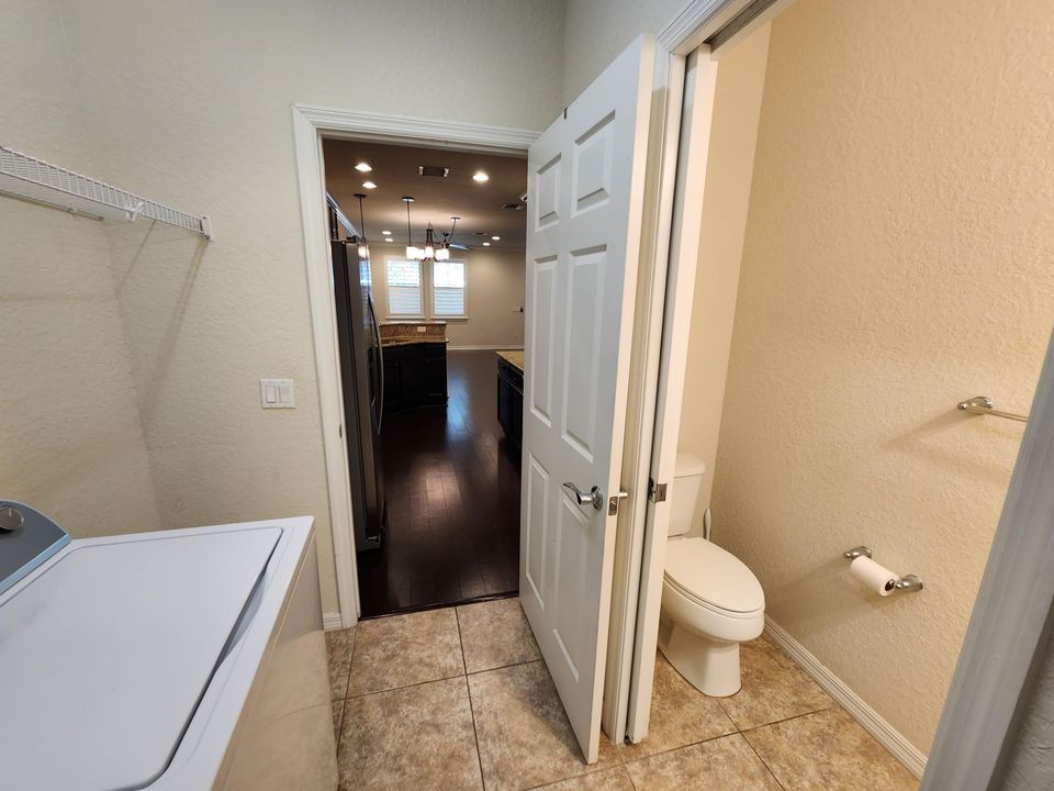 Active With Contract: $3,400 (3 beds, 2 baths, 1533 Square Feet)