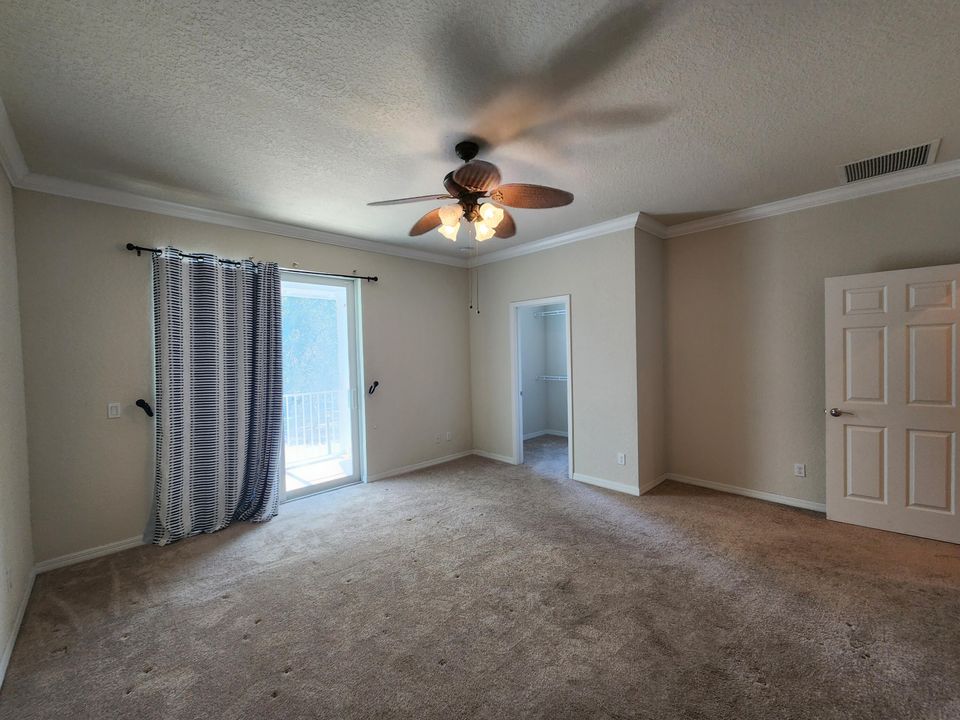 Active With Contract: $3,400 (3 beds, 2 baths, 1533 Square Feet)