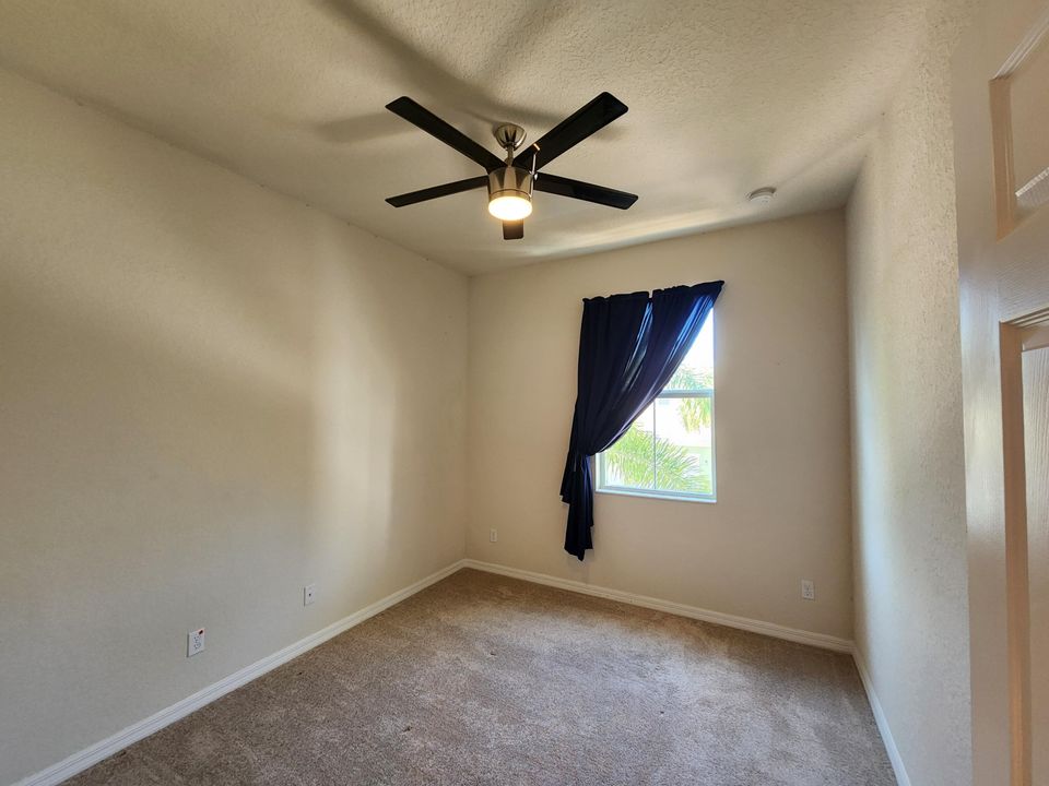 Active With Contract: $3,400 (3 beds, 2 baths, 1533 Square Feet)