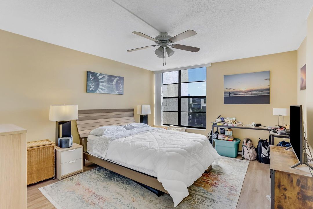 Active With Contract: $235,000 (1 beds, 1 baths, 795 Square Feet)
