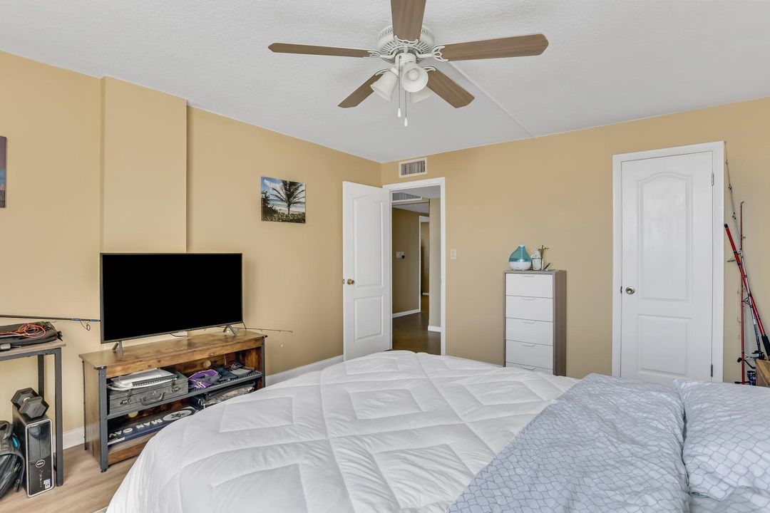 Active With Contract: $235,000 (1 beds, 1 baths, 795 Square Feet)