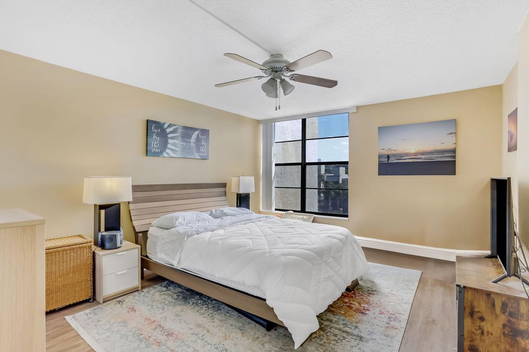Active With Contract: $235,000 (1 beds, 1 baths, 795 Square Feet)