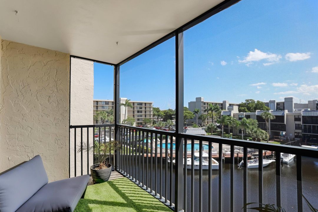 Active With Contract: $235,000 (1 beds, 1 baths, 795 Square Feet)