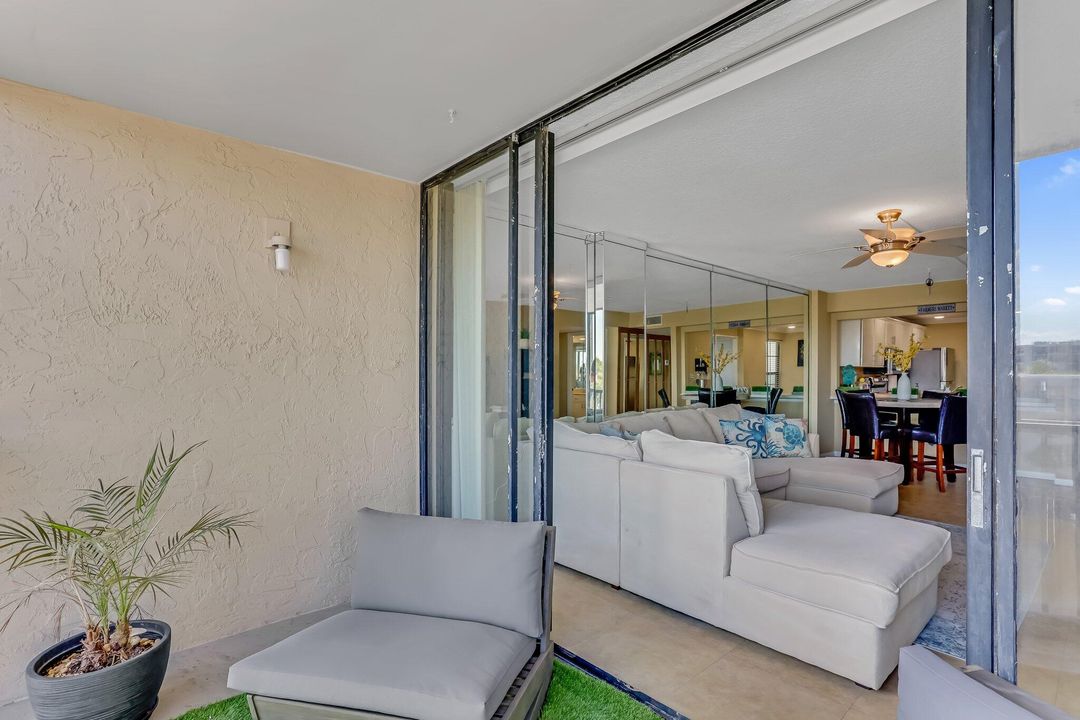 Active With Contract: $235,000 (1 beds, 1 baths, 795 Square Feet)