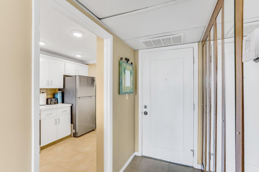 Active With Contract: $235,000 (1 beds, 1 baths, 795 Square Feet)