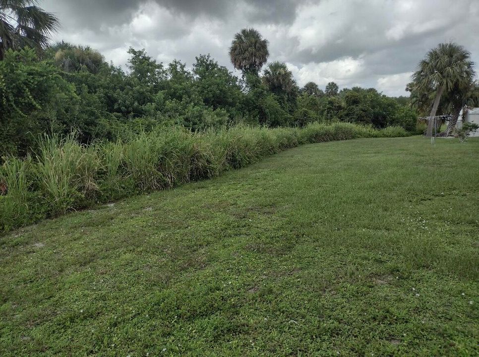 For Sale: $165,000 (1 beds, 1 baths, 840 Square Feet)