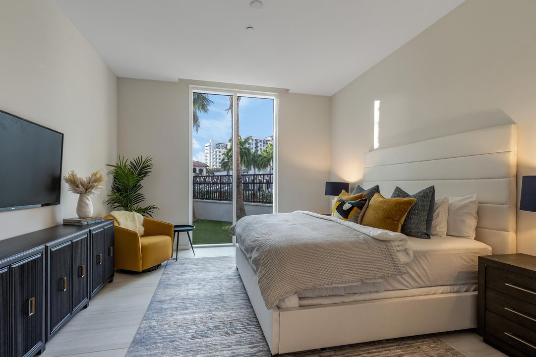 For Rent: $16,000 (2 beds, 2 baths, 1561 Square Feet)