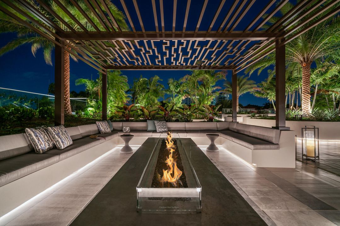 For Rent: $16,000 (2 beds, 2 baths, 1561 Square Feet)