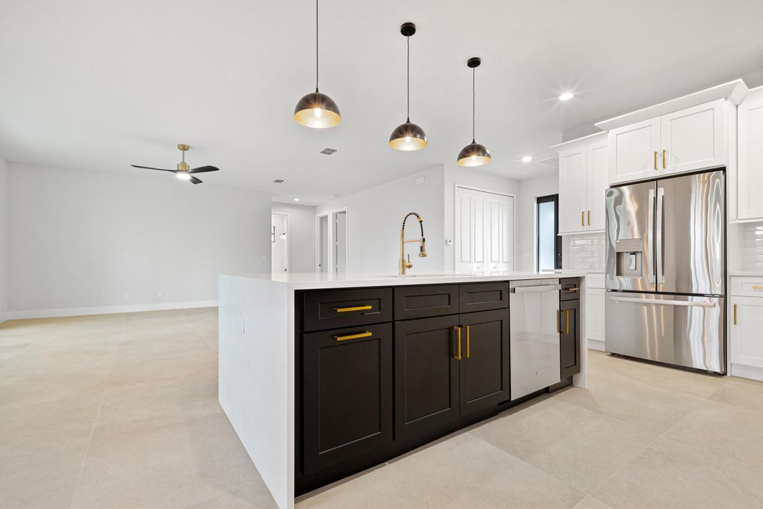 Active With Contract: $765,000 (4 beds, 2 baths, 2256 Square Feet)