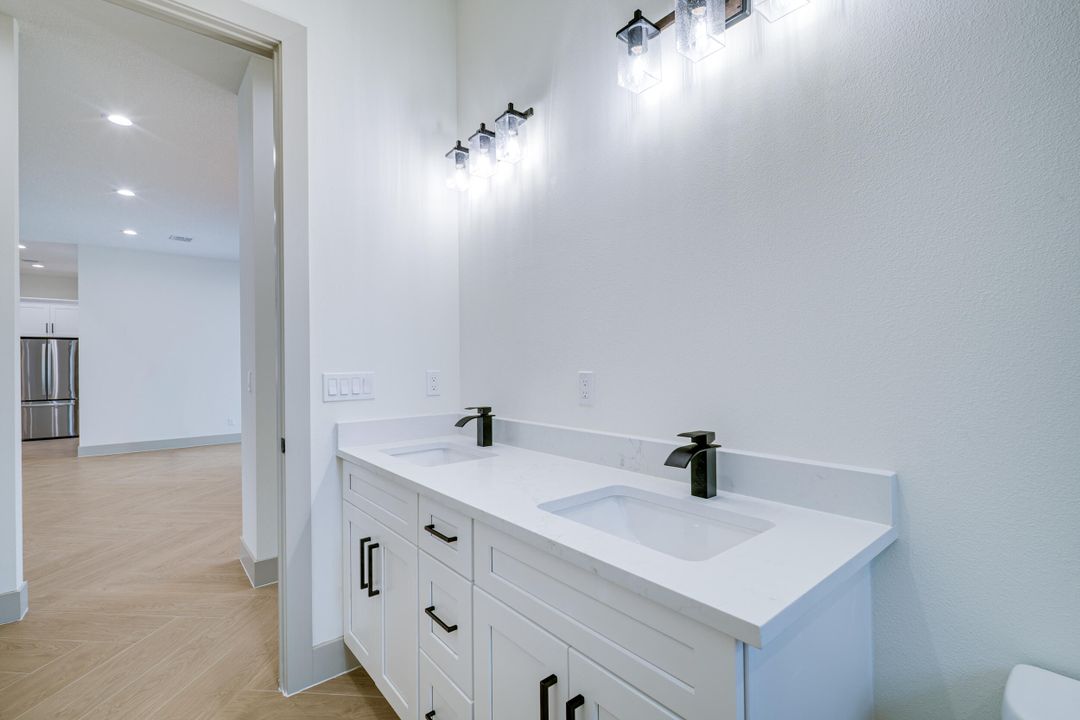 Active With Contract: $1,175,000 (4 beds, 3 baths, 2946 Square Feet)