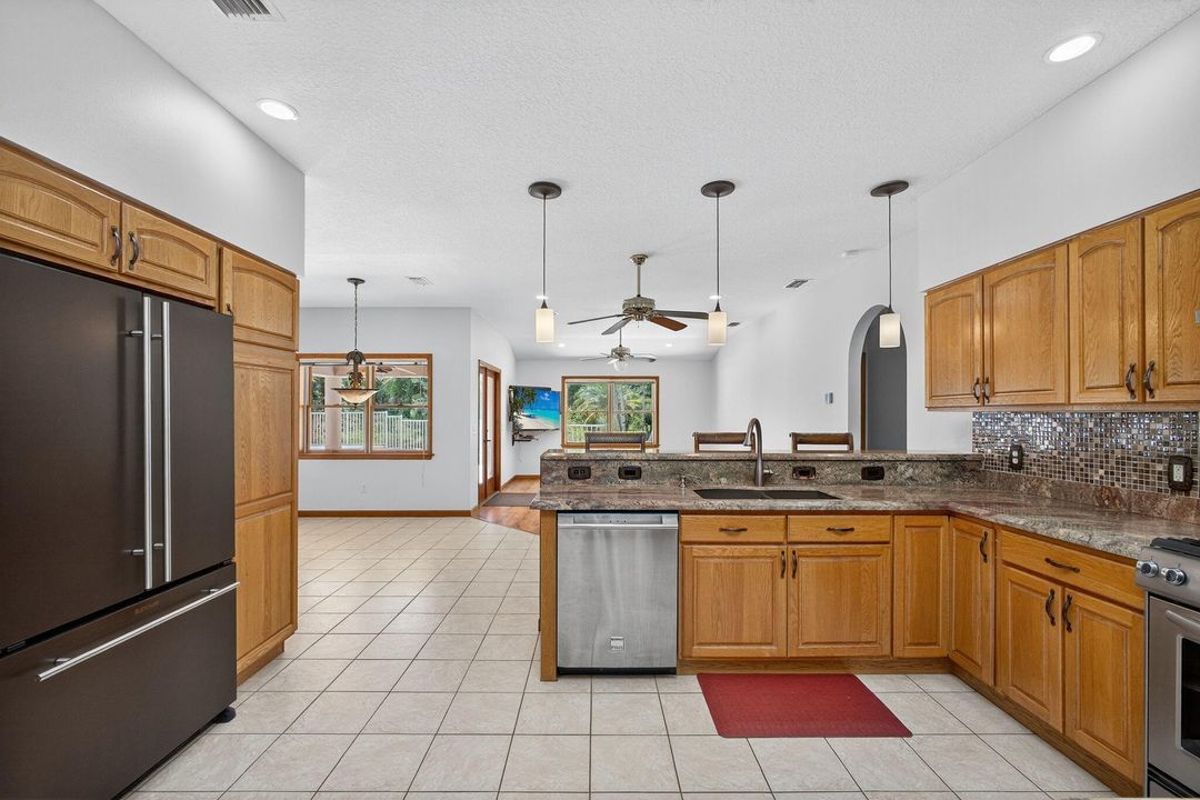 For Sale: $785,000 (4 beds, 3 baths, 2931 Square Feet)