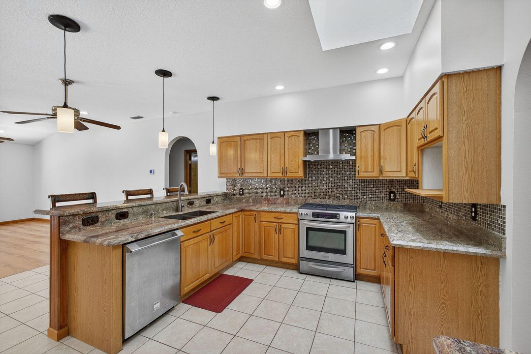 For Sale: $785,000 (4 beds, 3 baths, 2931 Square Feet)