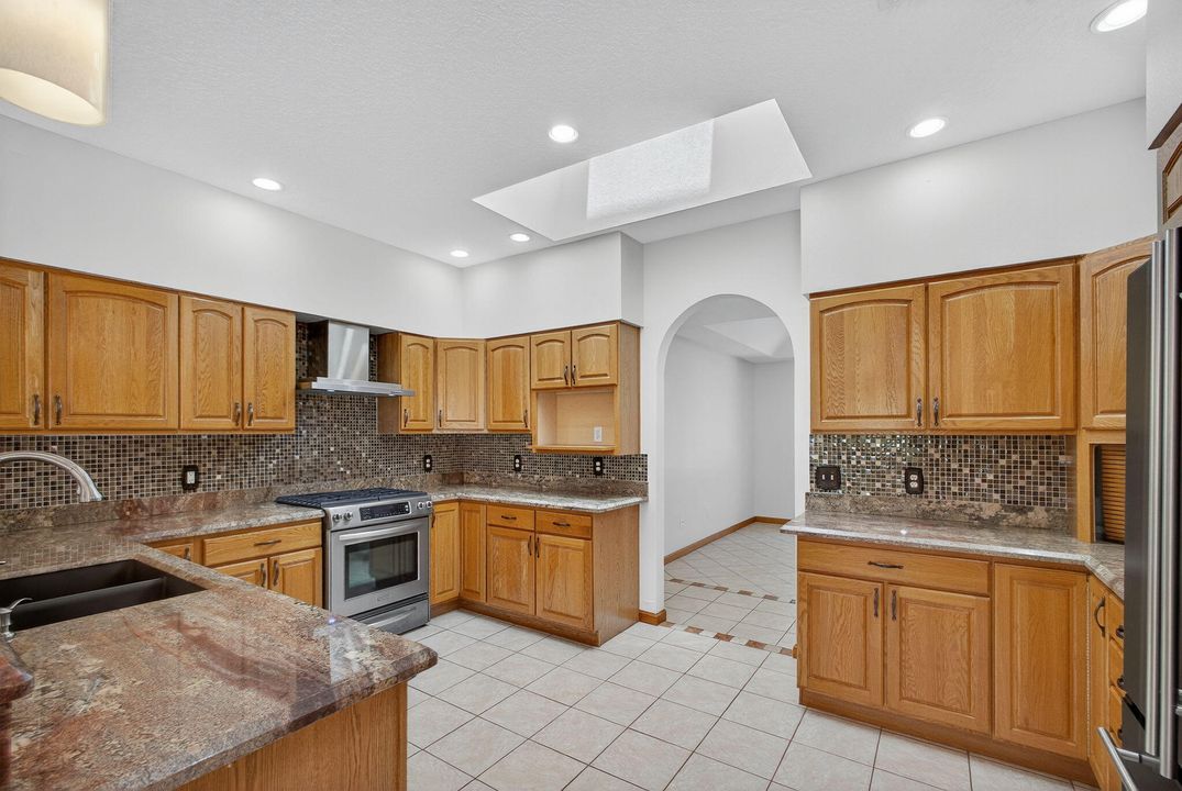 For Sale: $785,000 (4 beds, 3 baths, 2931 Square Feet)