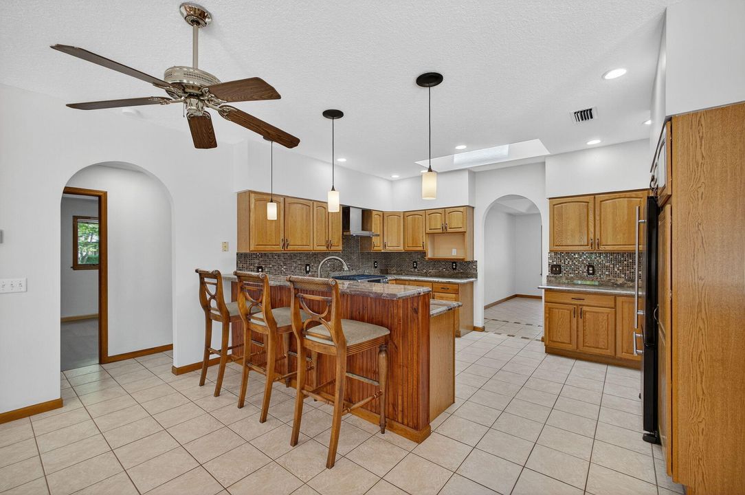 For Sale: $785,000 (4 beds, 3 baths, 2931 Square Feet)