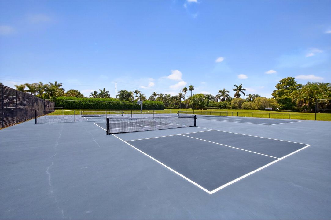 For Sale: $785,000 (4 beds, 3 baths, 2931 Square Feet)