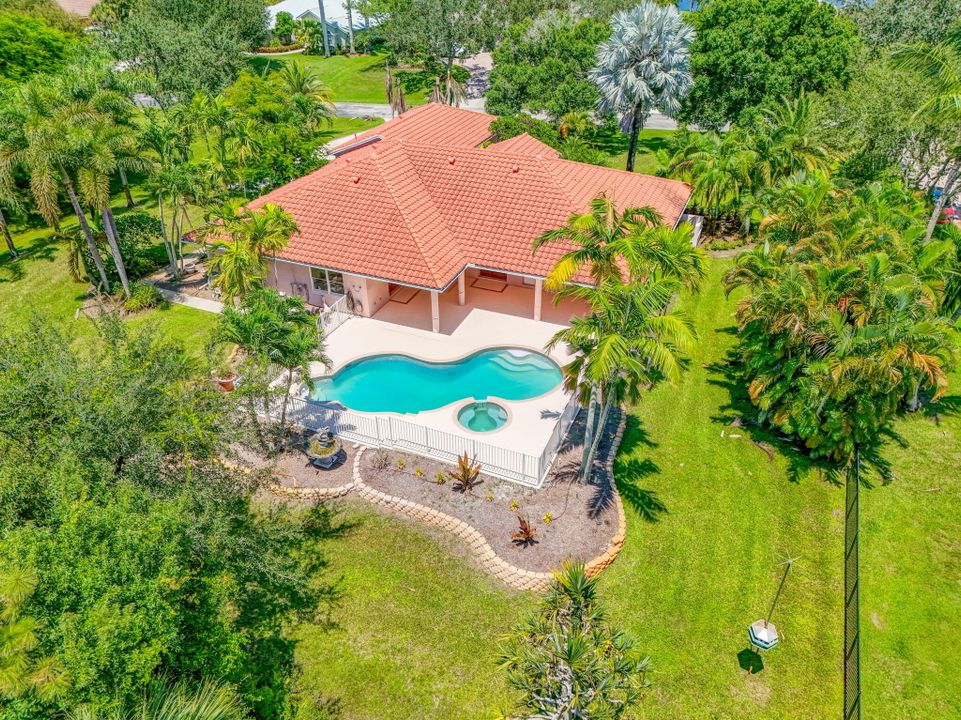 For Sale: $785,000 (4 beds, 3 baths, 2931 Square Feet)