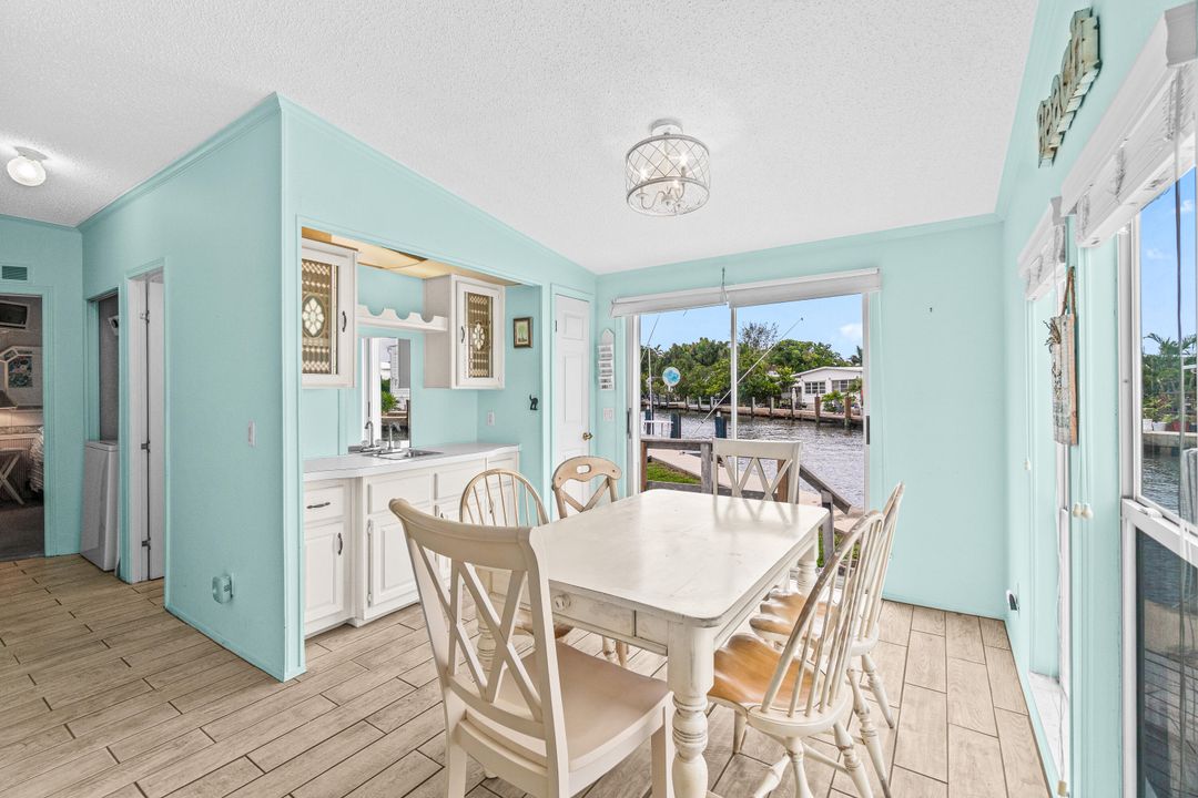 待售: $599,000 (2 贝兹, 2 浴室, 924 平方英尺)