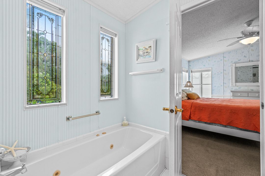 待售: $599,000 (2 贝兹, 2 浴室, 924 平方英尺)