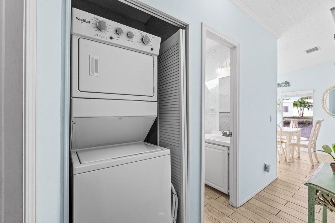 待售: $599,000 (2 贝兹, 2 浴室, 924 平方英尺)