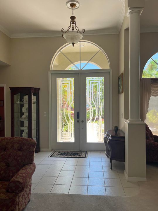 Activo con contrato: $699,500 (3 camas, 2 baños, 2303 Pies cuadrados)