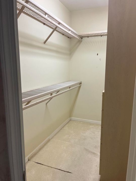 Activo con contrato: $699,500 (3 camas, 2 baños, 2303 Pies cuadrados)