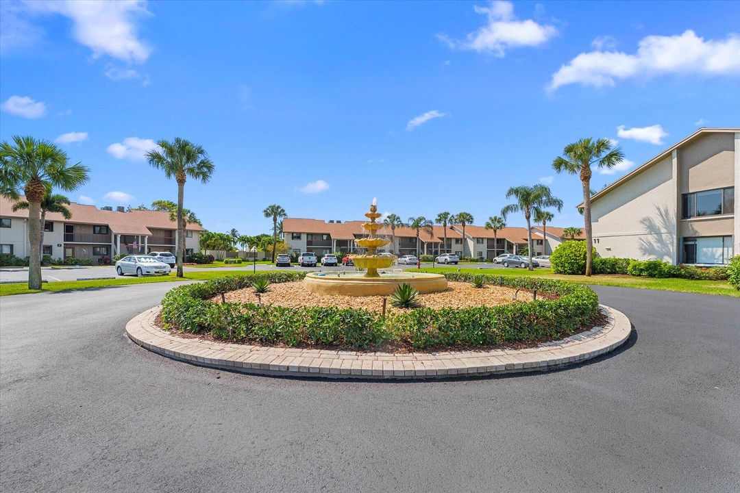 待售: $249,900 (2 贝兹, 2 浴室, 1072 平方英尺)