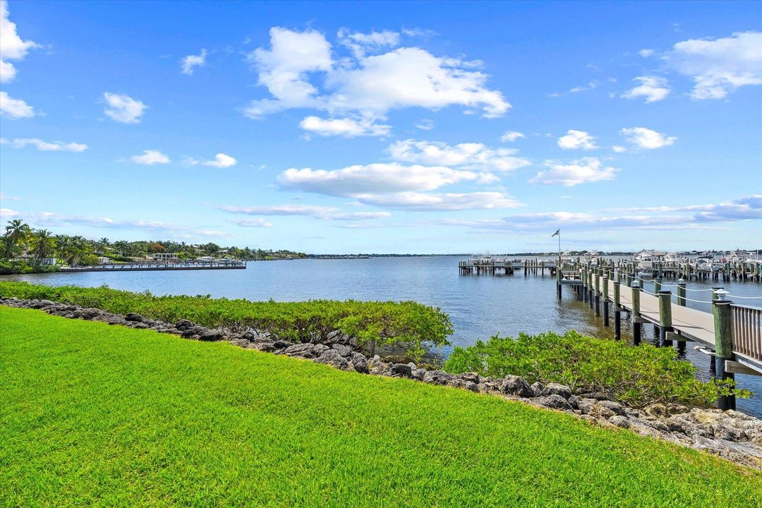 待售: $249,900 (2 贝兹, 2 浴室, 1072 平方英尺)