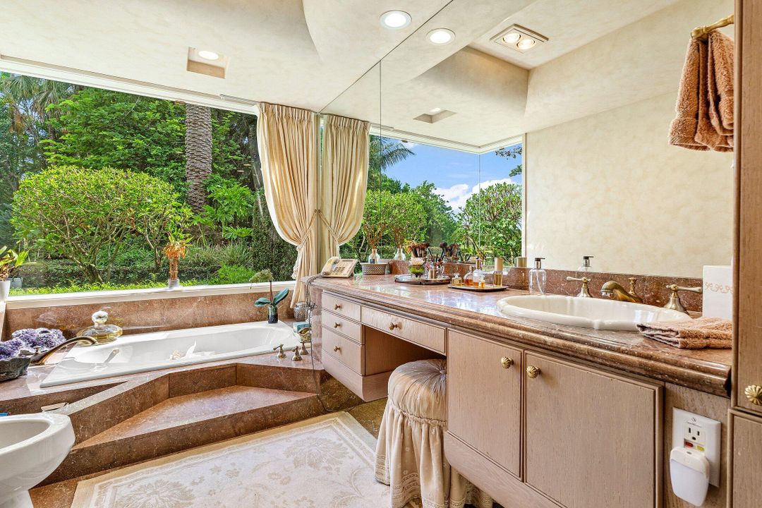 For Sale: $12,500,000 (7 beds, 8 baths, 6542 Square Feet)